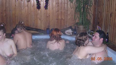 wifebucket swinger wives fucking in the hot tub