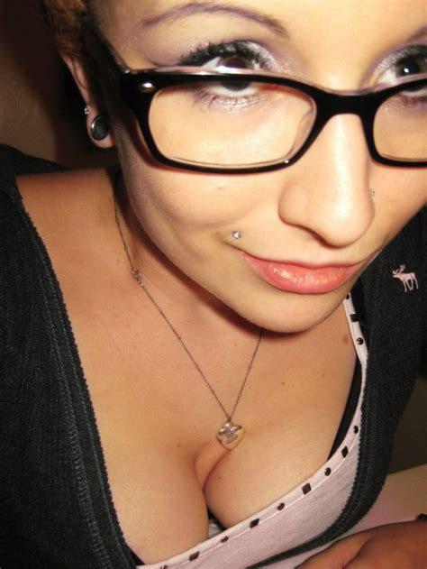 Cleavage Girls With Glasses Sorted By Position Luscious