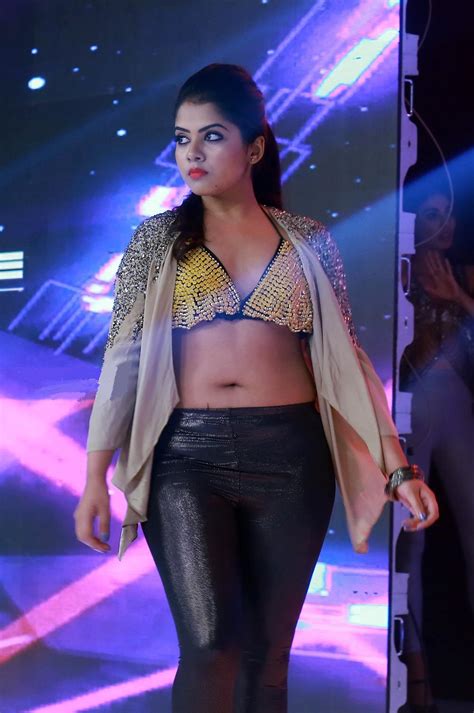 malayalam actress vidya vijayakumar hot navel images