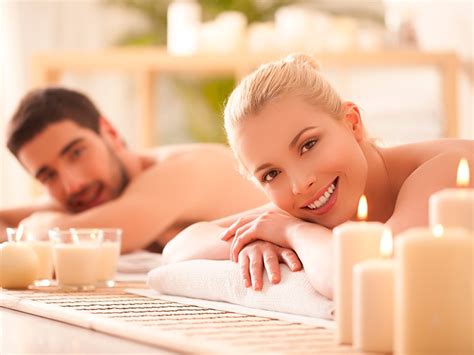 Benefits And Tips To Enjoy Intimate Couples Massage