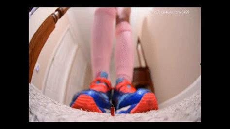 amateur soles giantess and footjobs rs giantess late for