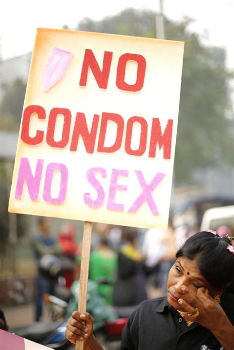No Condom No Sex La Gionata Mondiale Contro L Aids In Indonesia E