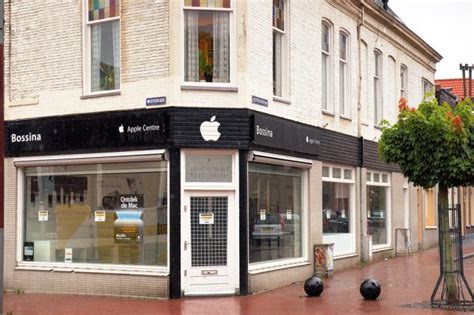 fruitless  closed abandoned apple stores urbanist