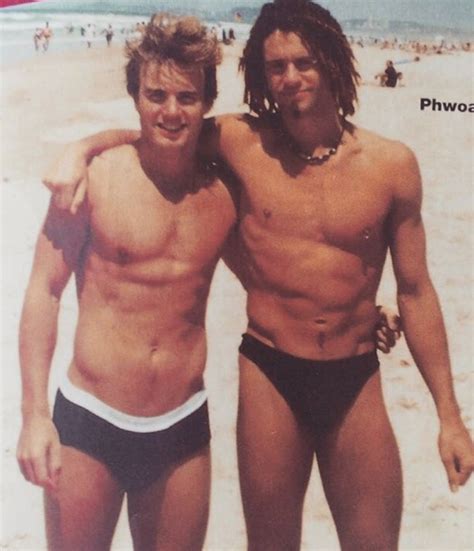 gary barlow e howard donald in costume nel 1996 la foto instagram