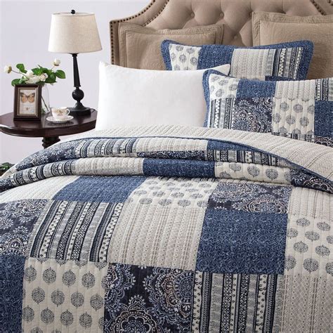 blue white dark blue patchwork quilt ile ilgili goersel sonucu bed