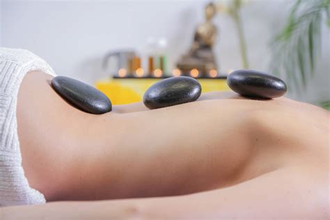 what are some of the benefits of hot stone massage