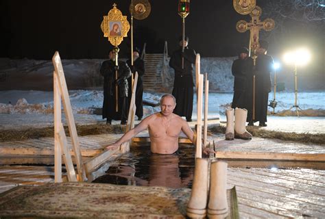 Shirtless Russian President Vladimir Putin Plunges Into