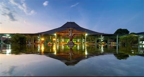 yuk intip  destinasi wisata solo dekat stasiun berikut