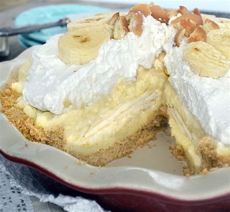 homemade banana cream pie from scratch