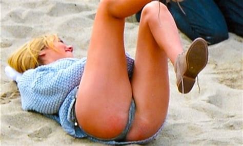 Behind The Scenes Of Kate Upton S Beach Photo Shoot