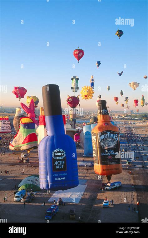 hot air balloon special shapes  mass ascent  albuquerque international balloon fiesta launch