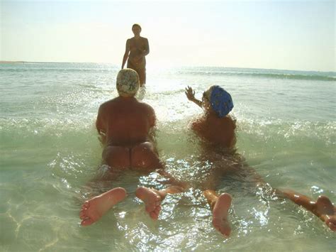 three russian fun girls naked caribbean vacation at cuba 545 pics