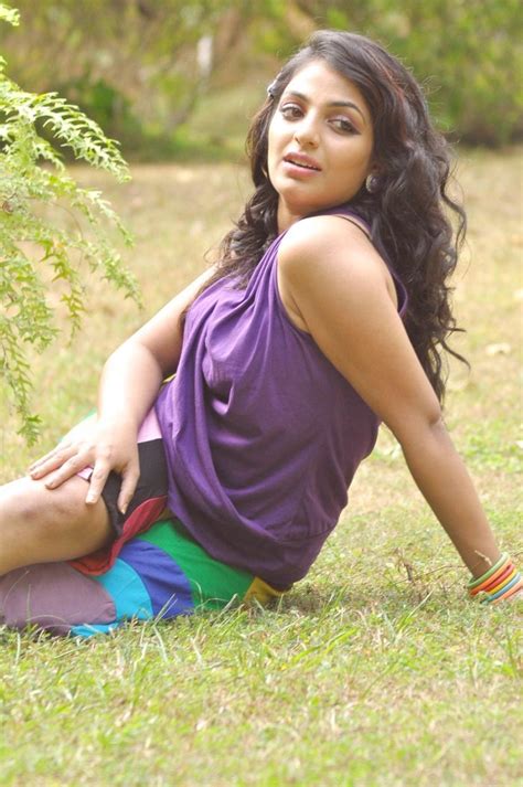 hot actress wallpaper images in tamil photos pics stills telugu half saree gallery list