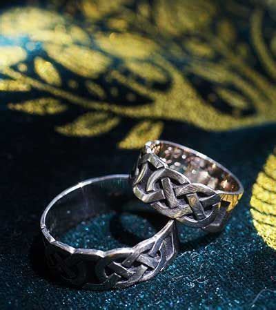 irish wedding ring celtic knot irish irishweddingringsmens knot