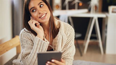 6 Calming Podcasts You Can To Hear To De Stress In Quarantine Or
