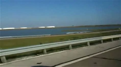 Bugatti Veyron Crashing Into The Water Youtube