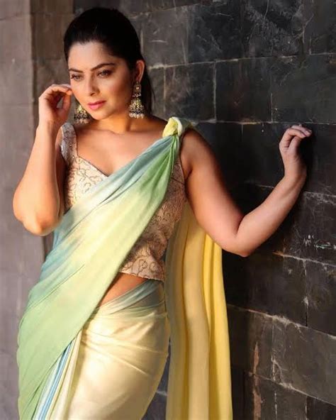 Have You Seen Sonalee Kulkarnis Latest Saree Looks Yet Checkout Hot