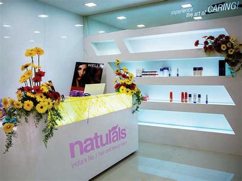 naturals gets its show on the road