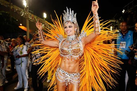 penas samba lantejoulas  brilho  carnaval  brasil