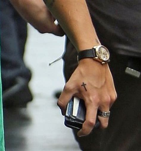 harrys  cross tattoo  tattoos pinterest harry