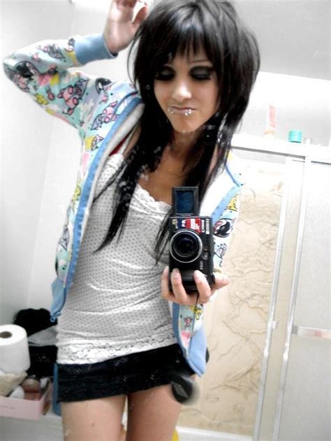 pin on cute emo hairstyles