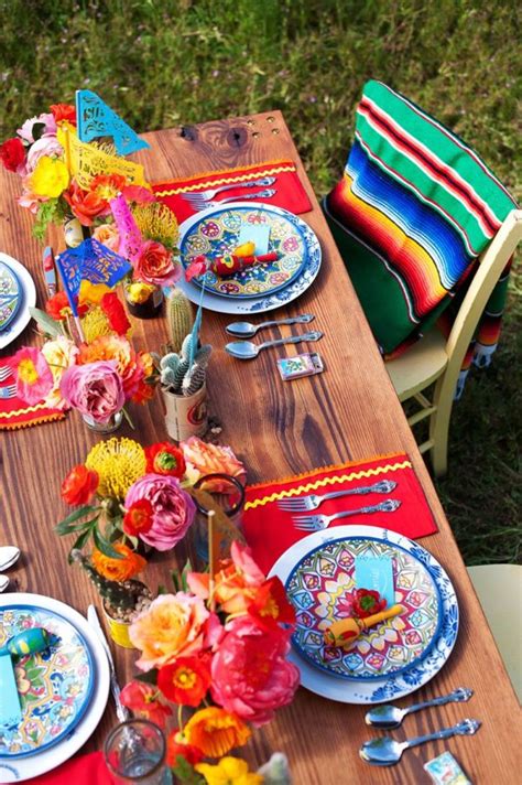 chic mexican inspired tablescapes   fiesta party ideas party printables blog