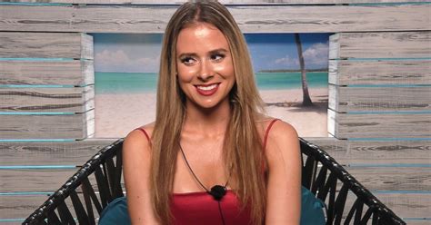 Camilla Proves She S A Freak In The Sheets As Love Island Stars Play
