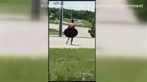 Video Naked Man Shocked By Police On Highway In Tulsa Abc13 Houston