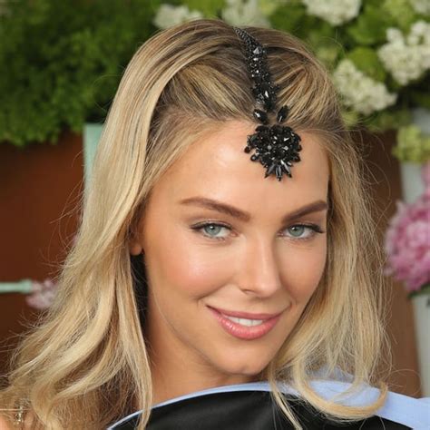 Pictures Of Jennifer Hawkins At The 2012 Melbourne Cup