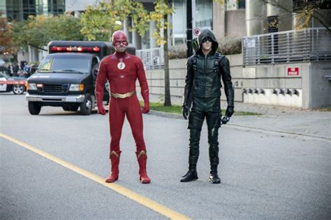 Arrow Season 7 Episode 9 – Stephen Amell As Barry Allen The Flash And