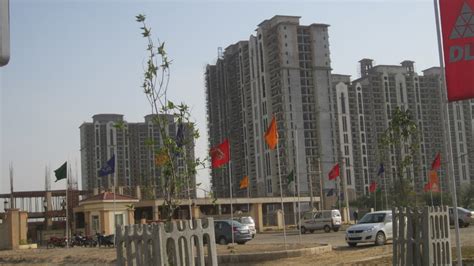 dlf  town heights sector