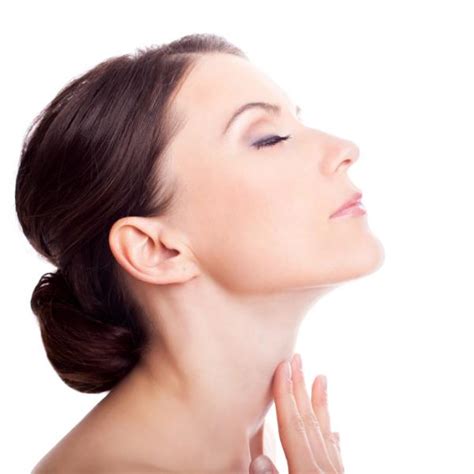 cómo hacer un masaje facial antiarrugas 6 pasos