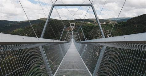 werelds langste wandelhangbrug opent  portugal reizen hlnbe