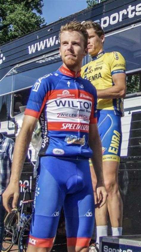 pin by tebori on skintight bike lycra s in 2019 sportif cyclisme beaux mecs