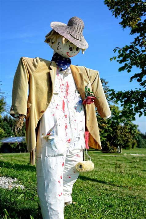 How To Build A Scarecrow Easy Instructions