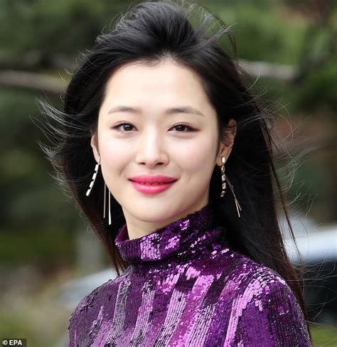 K Pop Star Sulli Is Found Dead At Her Home Aged 25 Hot