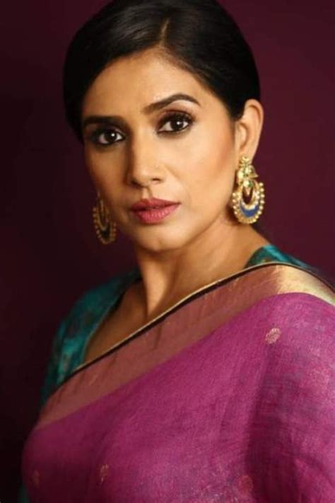 Actress Sonali Kulkarni Issues Apology For Calling Indian Women Lazy