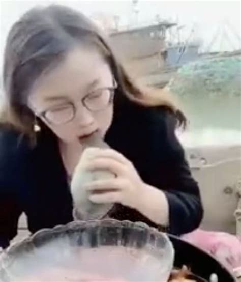 woman tastes bizarre newly discovered penis shaped clam and her