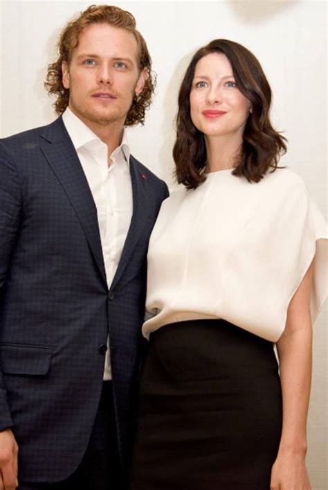 new pics of sam heughan caitriona balfe and tobias menzies at the