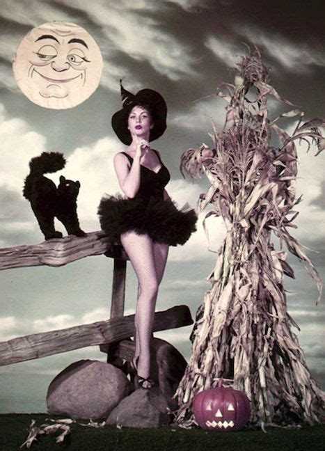 Vintage Halloween Pinups – Check Out These Vintage Halloween Pin Ups
