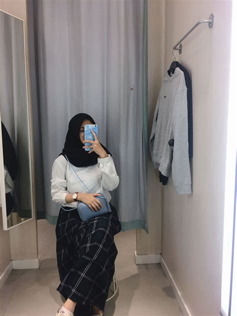 Pin Oleh Salma Di Mirror Gaya Model Pakaian Potret Diri Gaya Hijab My