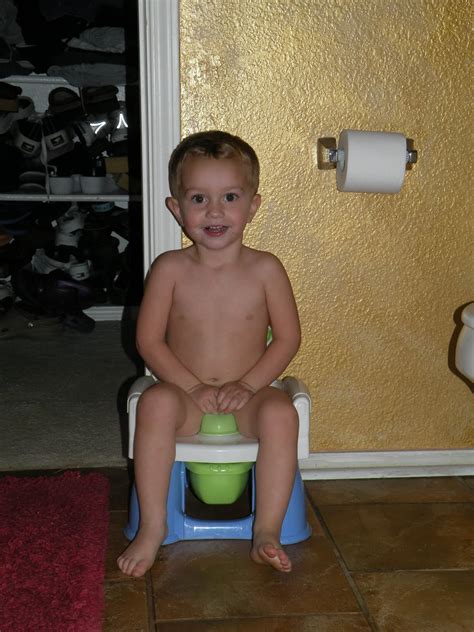 tips  potty training boys  poop baby peeing  potty