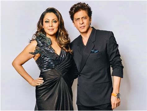 Shah Rukh Khan Gives An Epic Reply To A Fan Curious About What Gauri