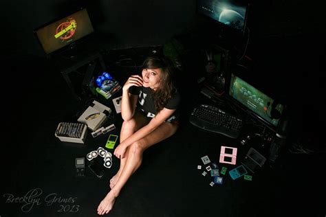 Pin By Trish Wagle On Senior Picture Poses For Gamers