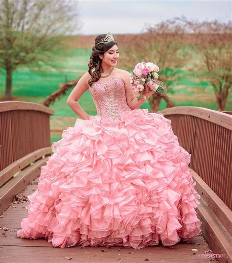 Mexican 15th Birthday Photos After Invitation Goes Viral Thousands