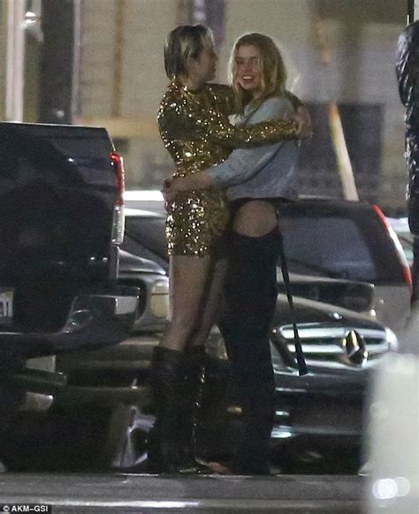 Miley Cyrus Comes Out As A Bisexual As She S Seen Making