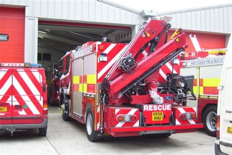 fire engines photos west sussex fire and rescue hrt back