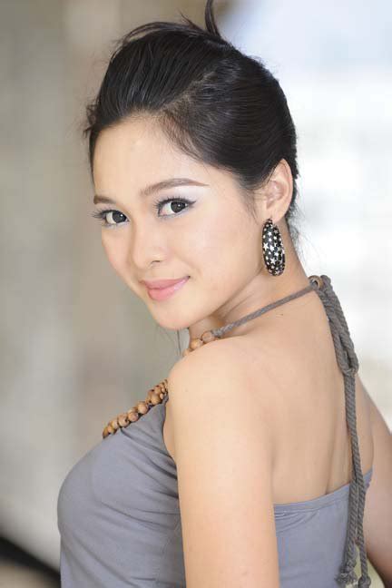 myanmar beautiful model and actress moe yu san