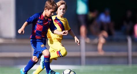 familias colombianas denuncian estafa de escuela de futbol de barcelona