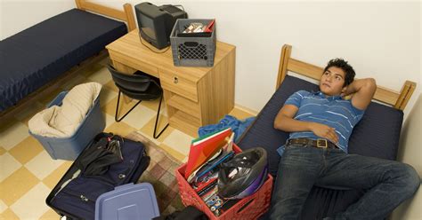 5 Things You Absolutely Shouldn’t Bring To Your College Dorm College